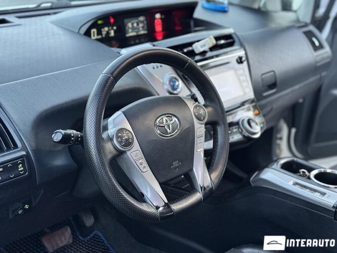 Toyota Prius Plus / V 34 interauto-car