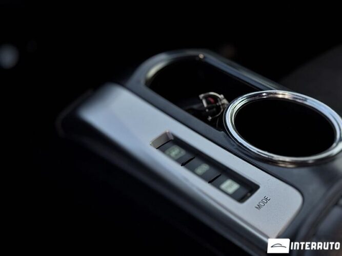 Toyota Prius Plus / V 39 interauto-car