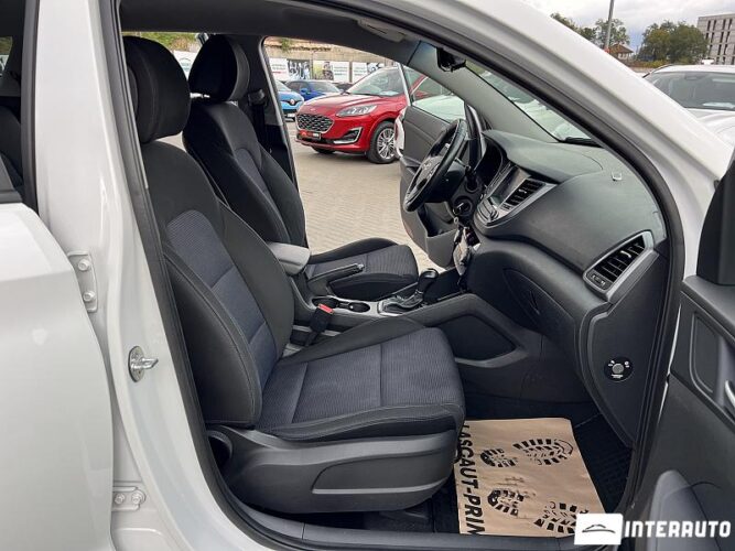 Hyundai Tucson 40 interauto-car