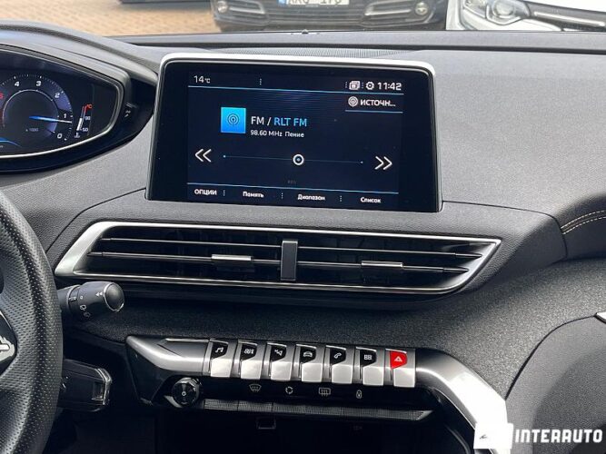 Peugeot 5008 42 interauto-car