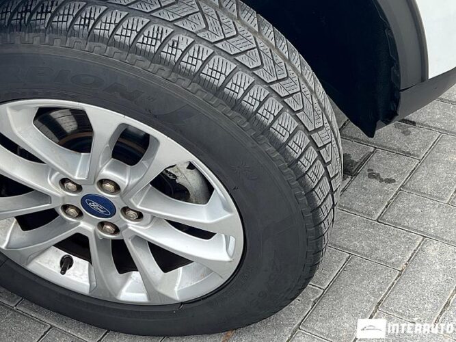 Ford Kuga 48 interauto-car