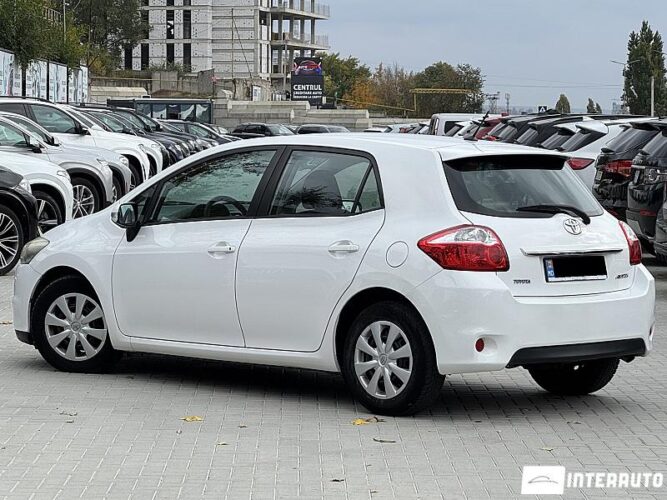 Toyota Auris 32 interauto-car