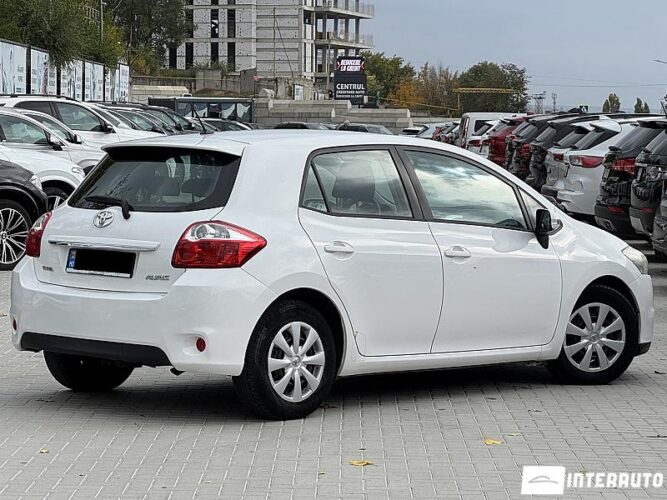 Toyota Auris 31 interauto-car