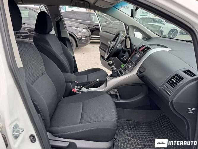Toyota Auris 42 interauto-car