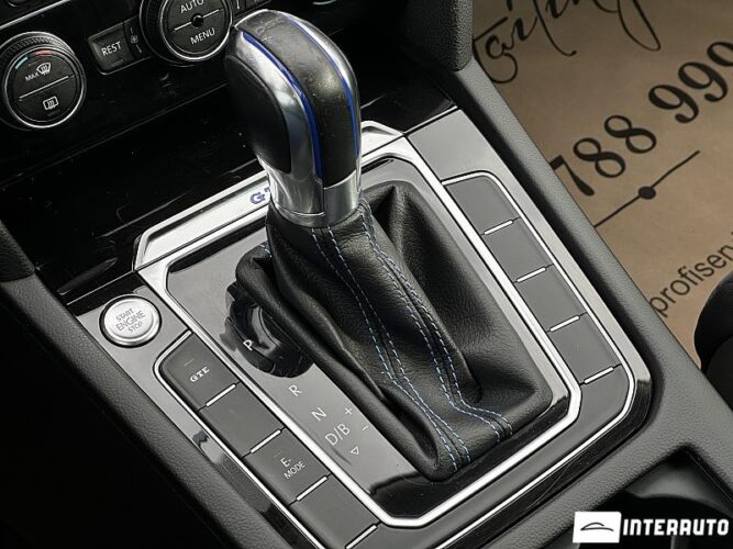 Volkswagen Passat GTE 44 interauto-car