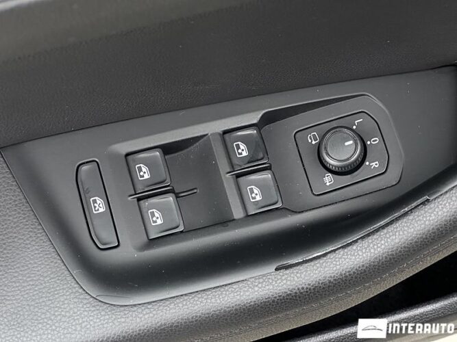 Volkswagen Passat GTE 49 interauto-car