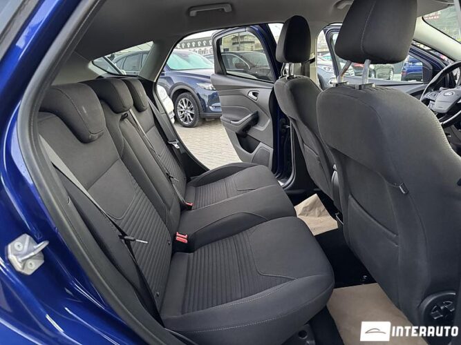 Ford Focus 46 interauto-car