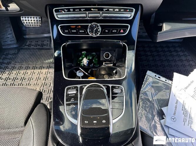 Mercedes E 220 43 interauto-car