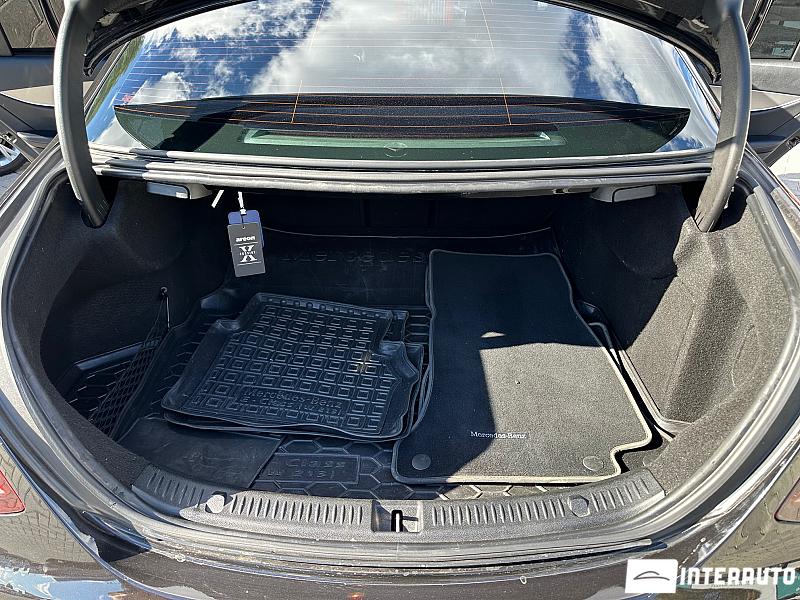 Mercedes E 220 28 automobil-interauto