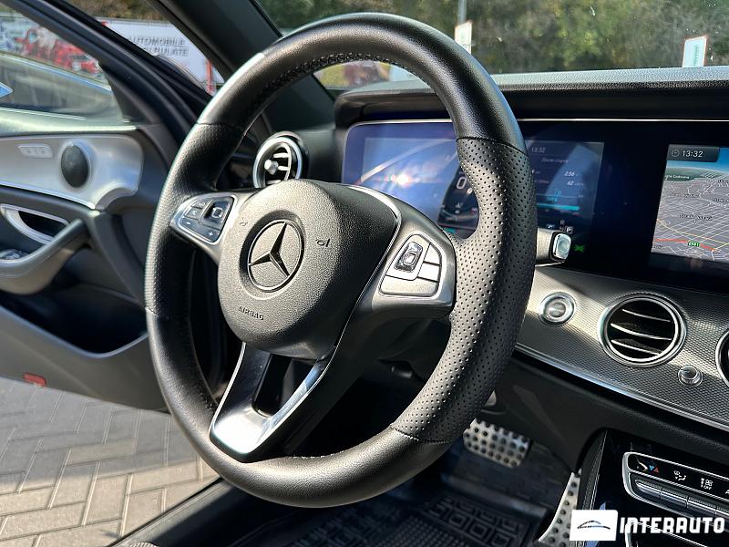 Mercedes E 220 18 automobil-interauto