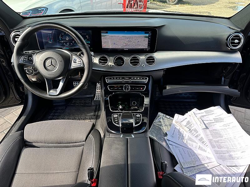 Mercedes E 220 17 automobil-interauto