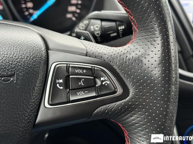 Ford Kuga 50 interauto-car