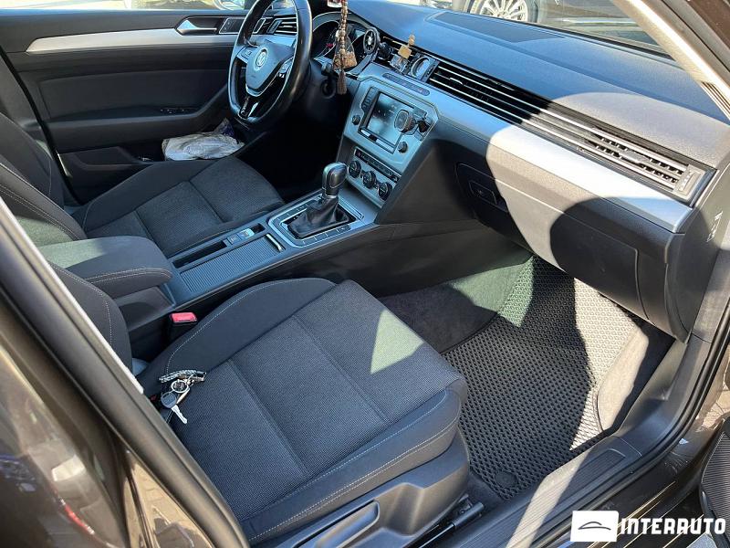 Volkswagen Passat 16 automobil-interauto