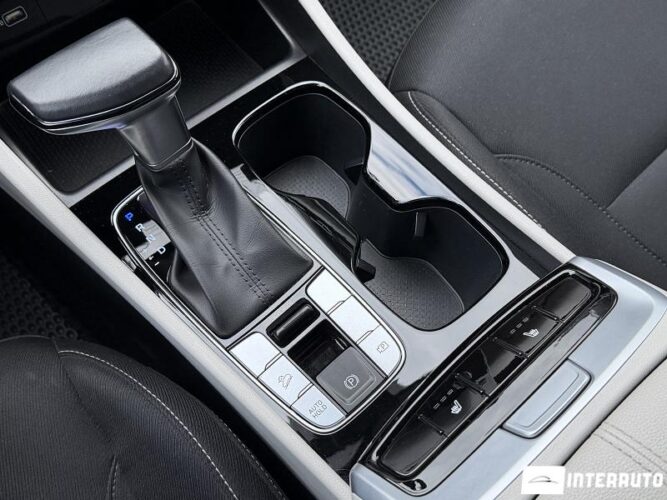 Hyundai Tucson 38 interauto-car