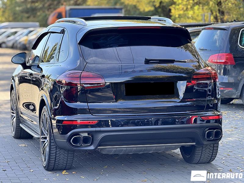 Porsche Cayenne Turbo 12 automobil-interauto