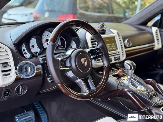 Porsche Cayenne Turbo 42 interauto-car