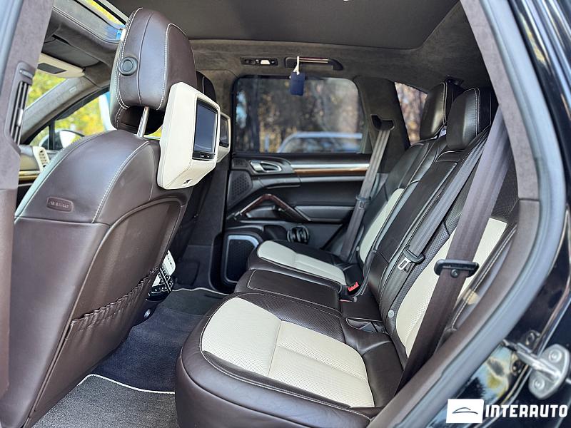 Porsche Cayenne Turbo 29 automobil-interauto