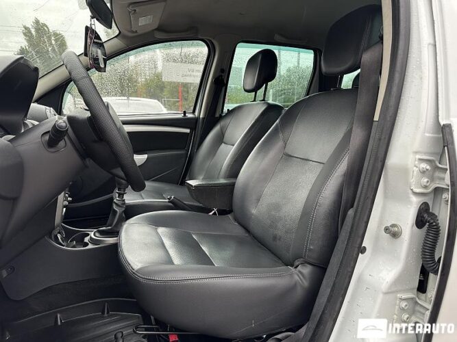 Dacia Duster 30 interauto-car