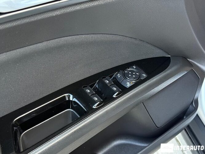 Ford Mondeo 32 interauto-car