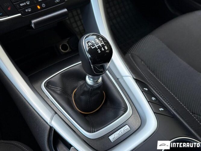 Ford Mondeo 39 interauto-car