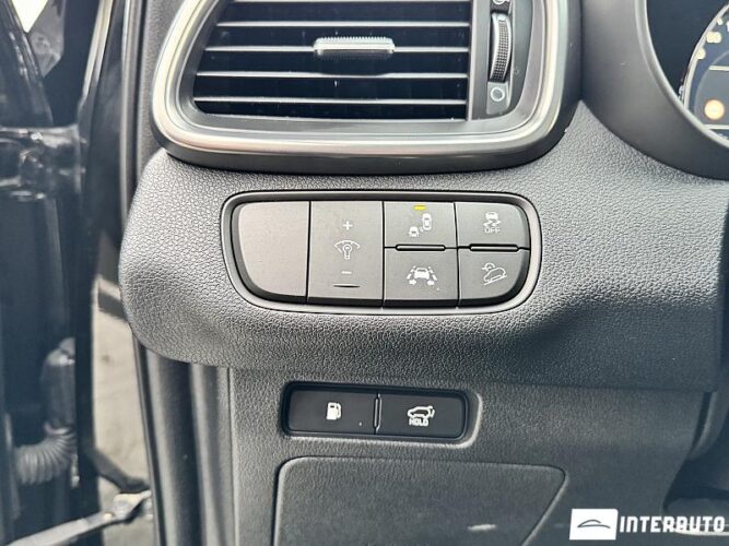 Kia Sorento 63 interauto-car