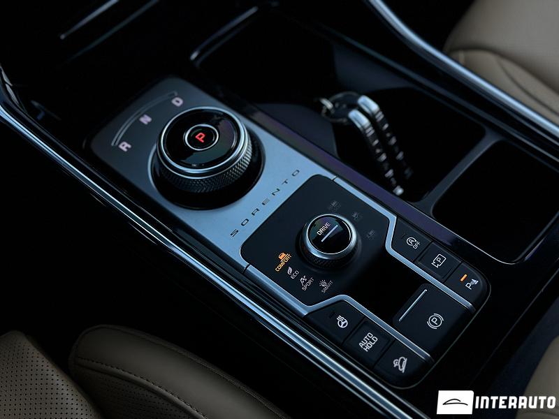 Kia Sorento 29 automobil-interauto
