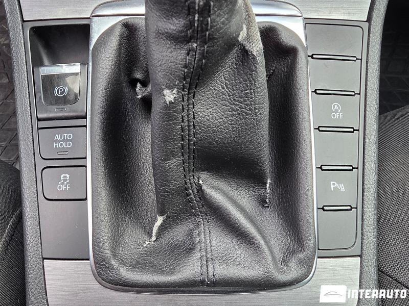 Volkswagen Passat 24 automobil-interauto