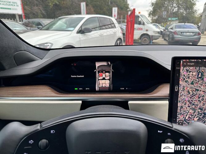 Tesla Model S 41 interauto-car