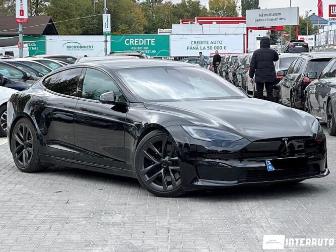 Tesla Model S 34 interauto-car