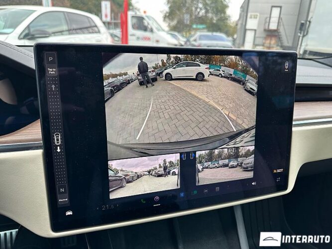 Tesla Model S 42 interauto-car