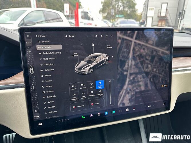 Tesla Model S 44 interauto-car