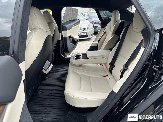 Tesla Model S 51 interauto-car