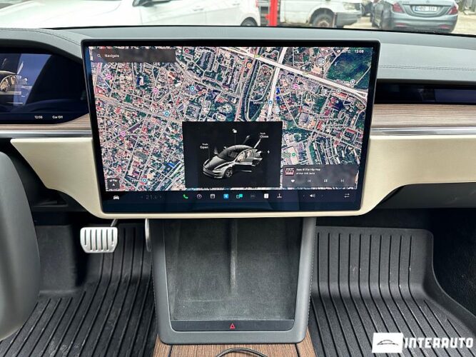 Tesla Model S 45 interauto-car