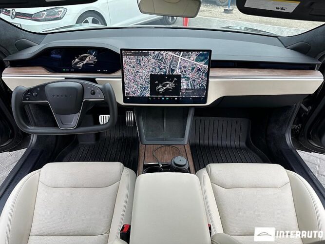 Tesla Model S 39 interauto-car