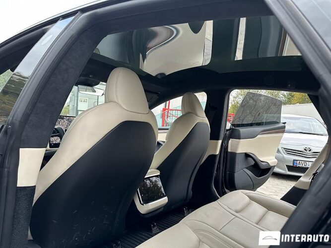 Tesla Model S 49 interauto-car