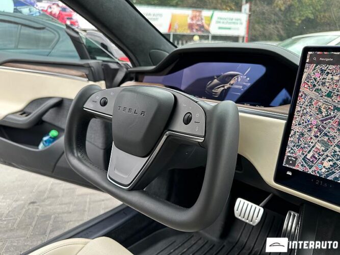Tesla Model S 40 interauto-car