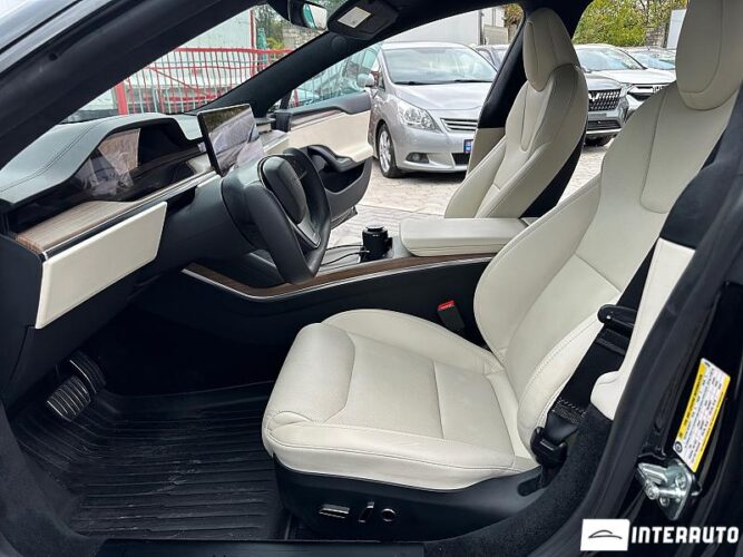 Tesla Model S 37 interauto-car