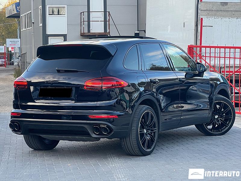 Porsche Cayenne 12 automobil-interauto