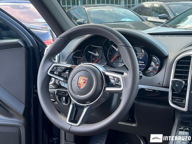 Porsche Cayenne 34 interauto-car