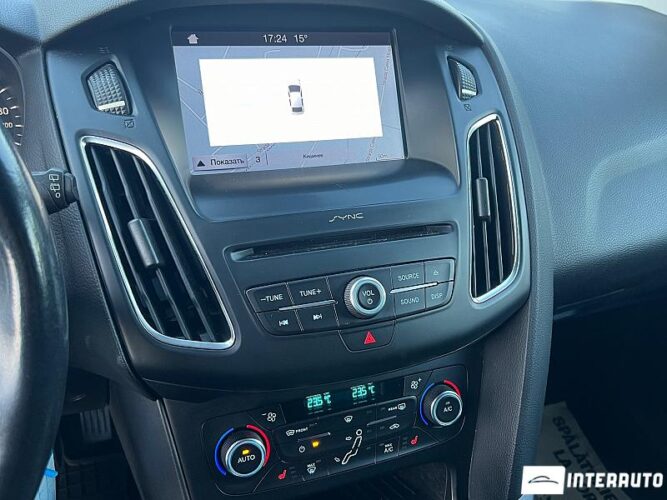 Ford Focus 38 interauto-car