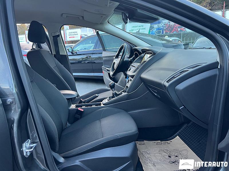 Ford Focus 16 automobil-interauto