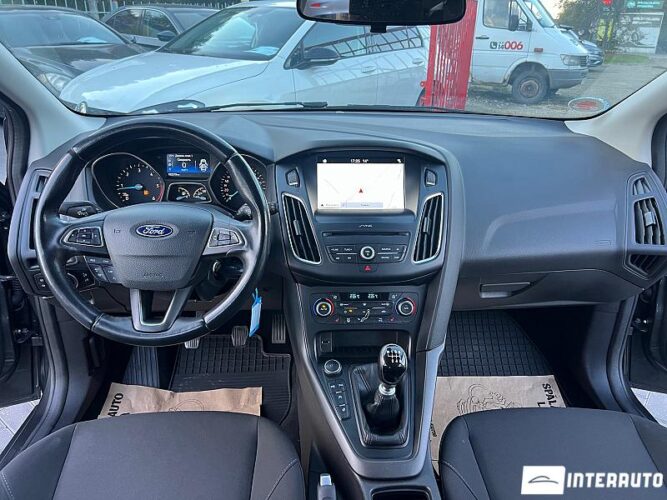 Ford Focus 34 interauto-car