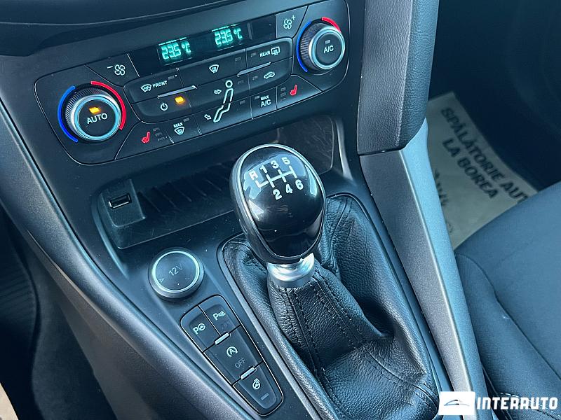 Ford Focus 22 automobil-interauto