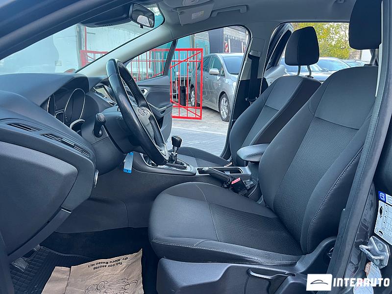 Ford Focus 15 automobil-interauto