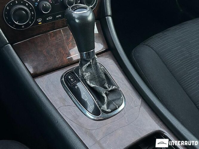 Mercedes C 180 36 interauto-car
