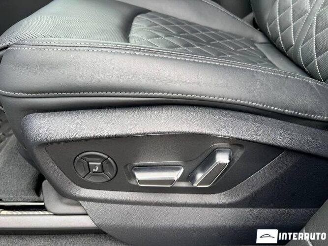 Audi Q7 52 interauto-car