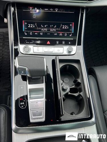 Audi Q7 50 interauto-car