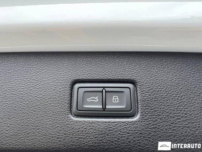 Audi Q7 59 interauto-car