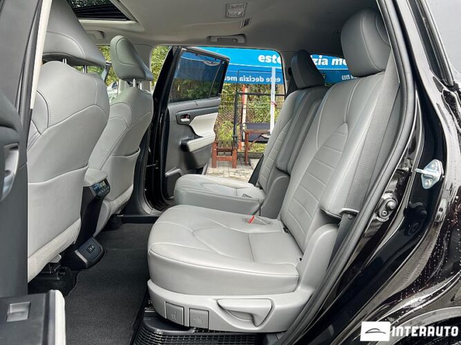 Toyota Highlander 52 interauto-car