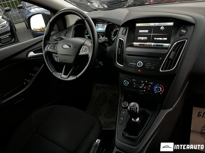 Ford Focus 36 interauto-car